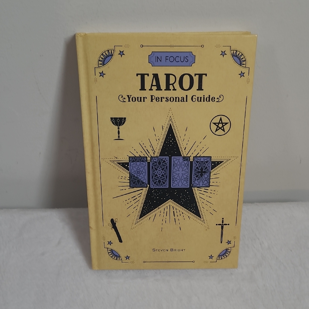 In Focus Tarot Guide Book